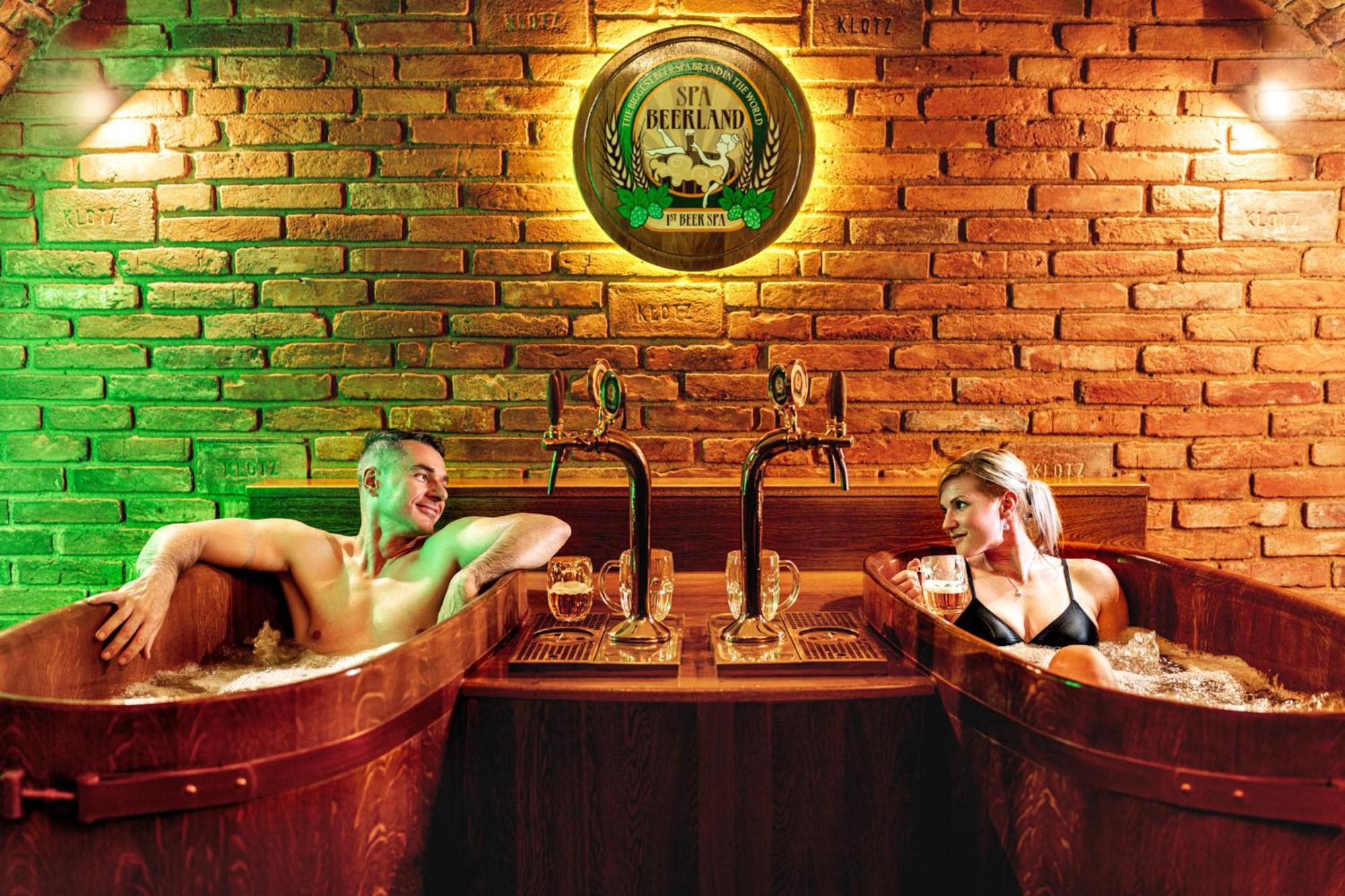 Spa Beerland - At The Golden Lamb เปิลเซน ภายนอก รูปภาพ